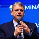 De olho em 2026, Tarcísio articula anistia e vai a Brasília em dia de julgamento de Bolsonaro