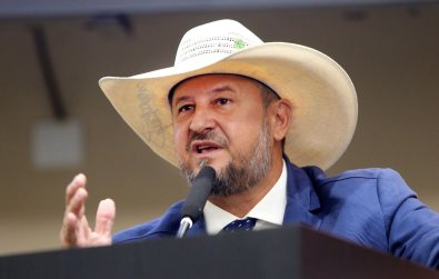 Cattani aposta em anistia e quer visitar Bolsonaro para saber "planos para MT"