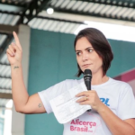 “Respeito opinião dos meus enteados, mas penso diferente”, diz Michelle ao rebater críticas sobre apoio a Ciro Gomes