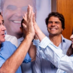 Vice de Eduardo Paes anuncia apoio à candidatura de Flávio Bolsonaro